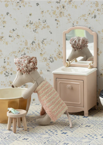 Big Sister Wellness Mouse in Rose