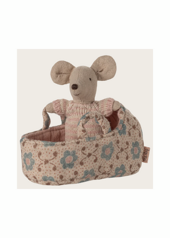 Baby Mouse in Carry Cot in Rose