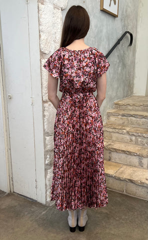 Demetria Flutter Sleeve Midi Dress in Burgundy