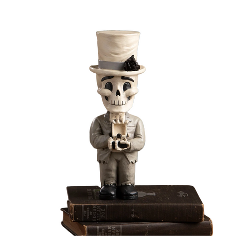 Groom Mortimer Skelly