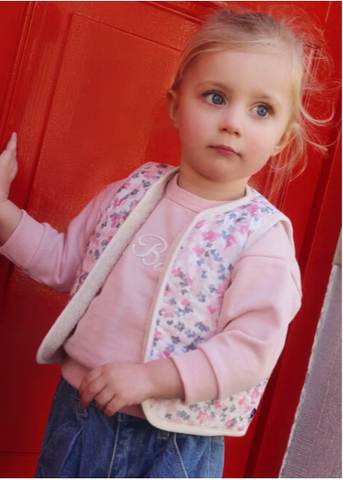 Scattered Daisies Print Reversible Cotton Poplin + Sherpa Vest in Cream