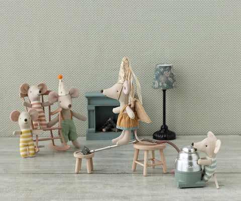 Little Friends Vacuum Cleaner