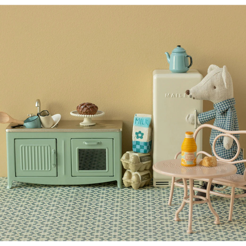 Little Friends Kitchen