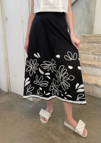 Layla Bloom Ribbon Embroidered Midi Skirt in Raven