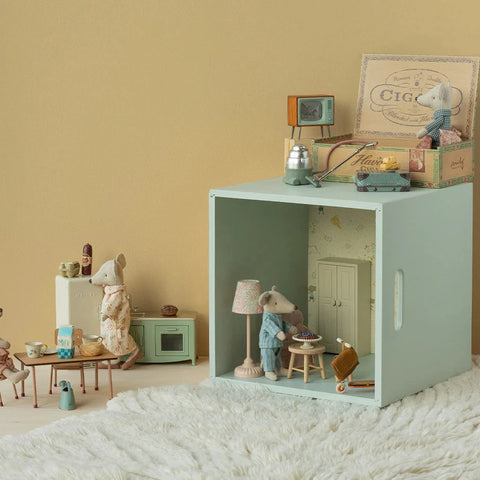 Grandma + Grandpa Mice In Cigar Box