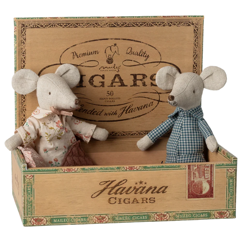 Grandma + Grandpa Mice In Cigar Box