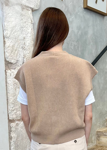 Wool Cashmere Blend Knit Vest with Lurex Stitching in Amber Beige