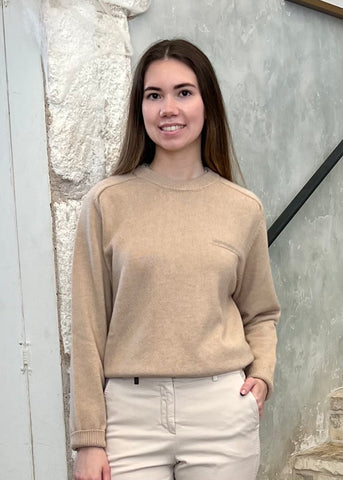 Long Sleeve Silk Cashmere Blend Knit Sweater with Chain Detail in Amber Beige