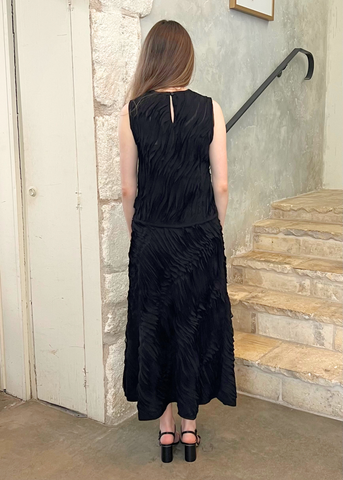 Amiko Chiffon Embroidered Midi Skirt in Noir