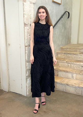 Amiko Chiffon Embroidered Midi Skirt in Noir