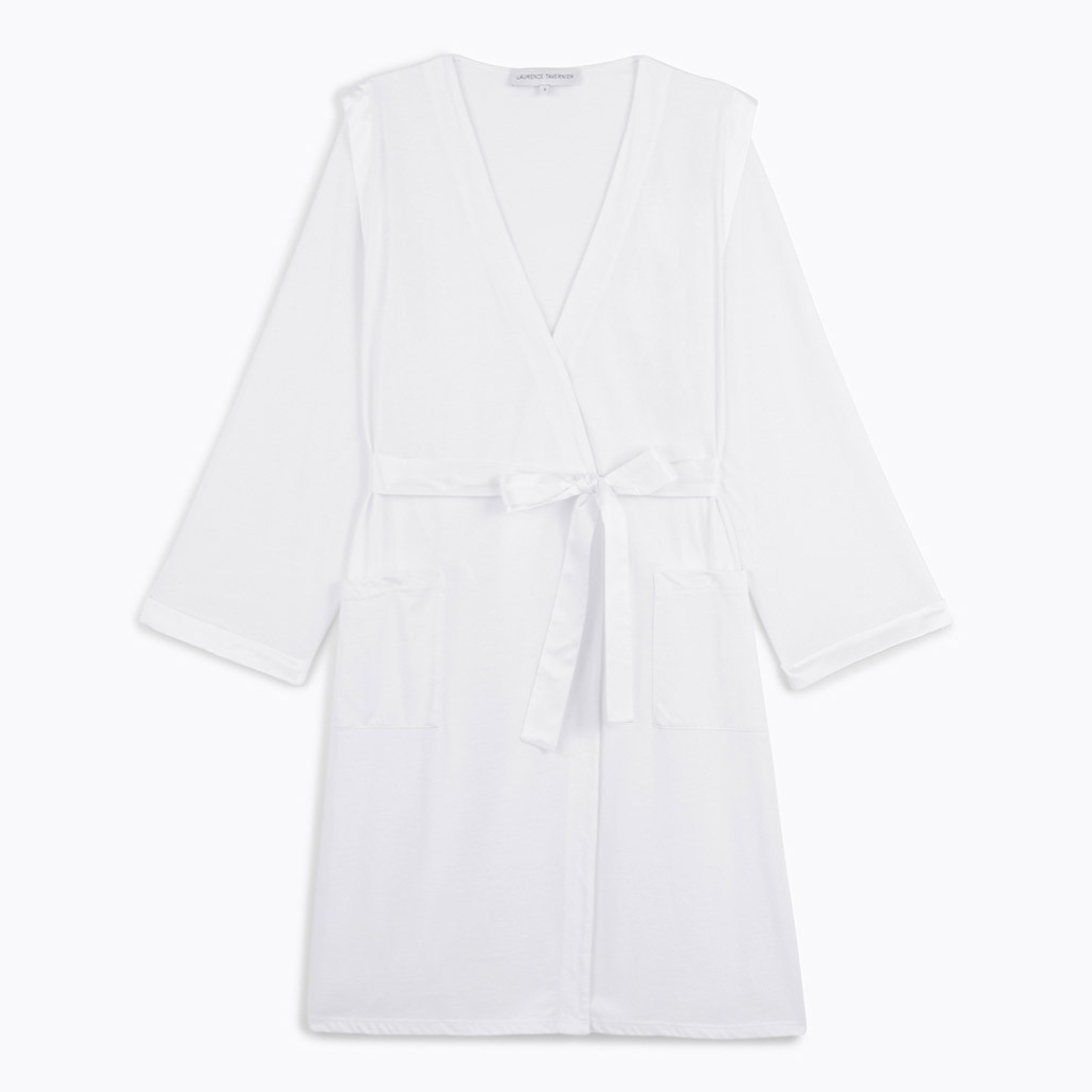 Clarte Satin Trimmed Short Robe in Blanc