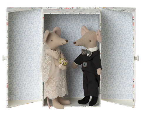 Wedding Mice Couple in a Box