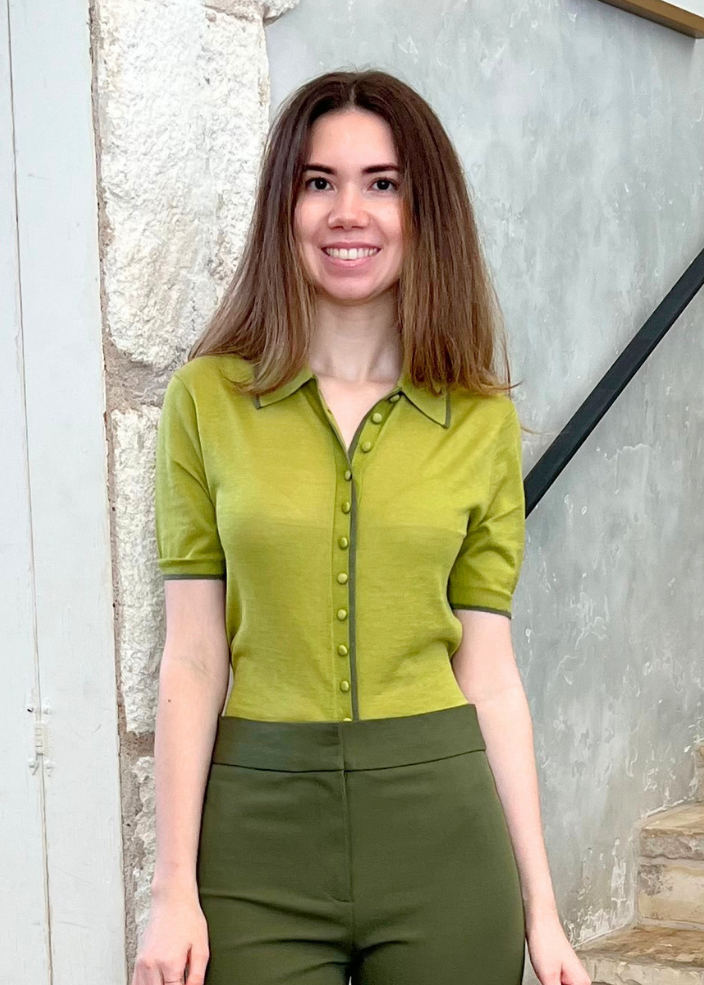 Dorella Featherweight Silk Blend Short Sleeve Button Front Knit Sweater in Green Olive