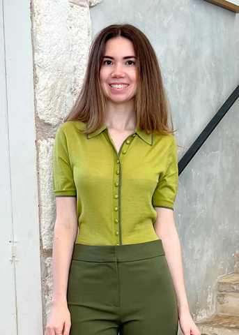 Dorella Featherweight Silk Blend Short Sleeve Button Front Knit Sweater in Green Olive