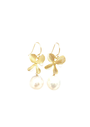 Disa Flower + Pearl Short Drop Earrings