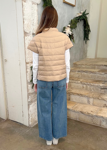 Greenwich Cap Sleeve Puffer in Camel