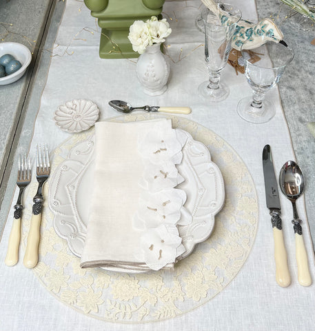 Cutout Flowers Placemat in Cream