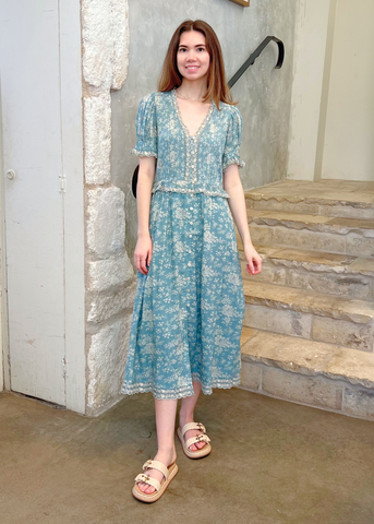 delicate flower arabesques short sleeve midi dress Farm Rio Women's Delicate Flower Arabesques Short Sleeve Midi Dress
