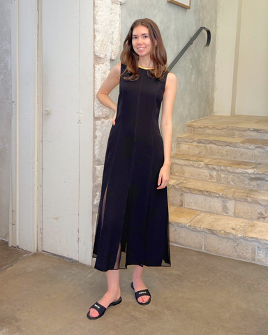 Laure Sleeveless Satin Crepe Pleated Midi Dress In Noir