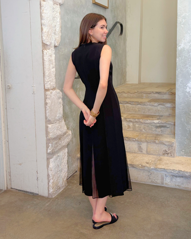 Laure Sleeveless Satin Crepe Pleated Midi Dress In Noir