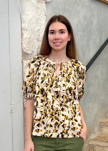 Loli Shadow Floral Print Puff Sleeve Blouse in Lucent