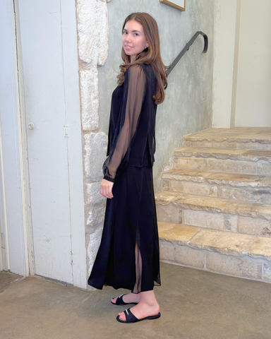 Elia Satin Crepe Pleated Midi Skirt In Noir