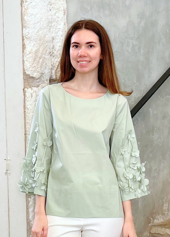 3/4 Length Sleeve Cotton Top with Applique Flowers in Menta