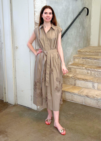 Sleeveless Belted Cotton Midi Dress with Floral Applique in Corda