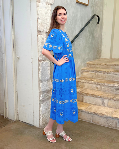 Catharina Embroidered Eyelet Short Sleeve Midi Dress In Blue