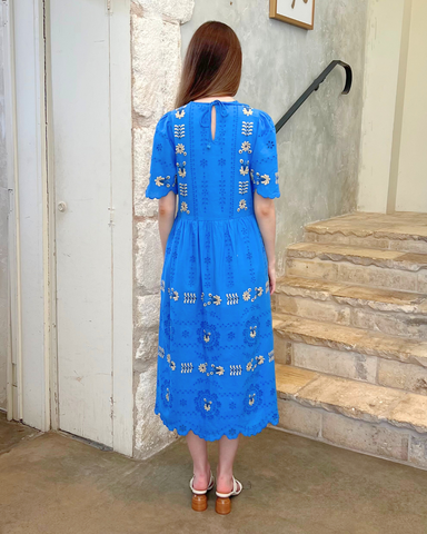 Catharina Embroidered Eyelet Short Sleeve Midi Dress In Blue