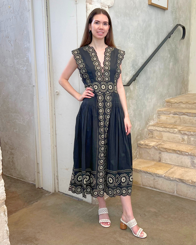 Mirabel Embroidered Flower Scroll Sleeveless Midi Dress In Black