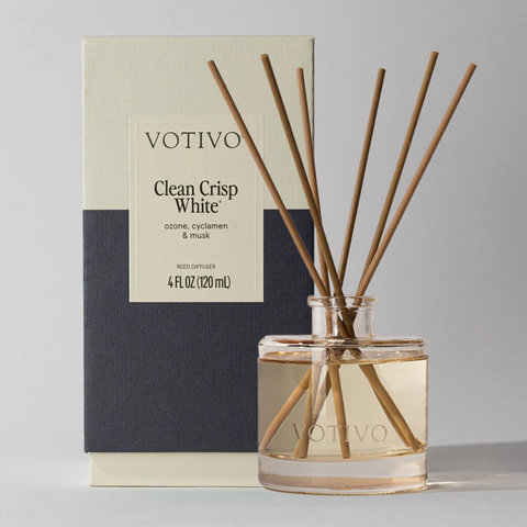 Clean Crisp White 4 fl oz. Scented Reed Diffuser