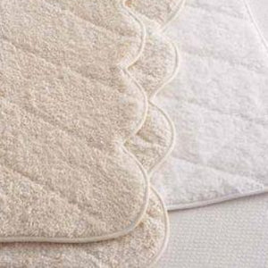 Cairo Scallop Quilted Tub Mat in White